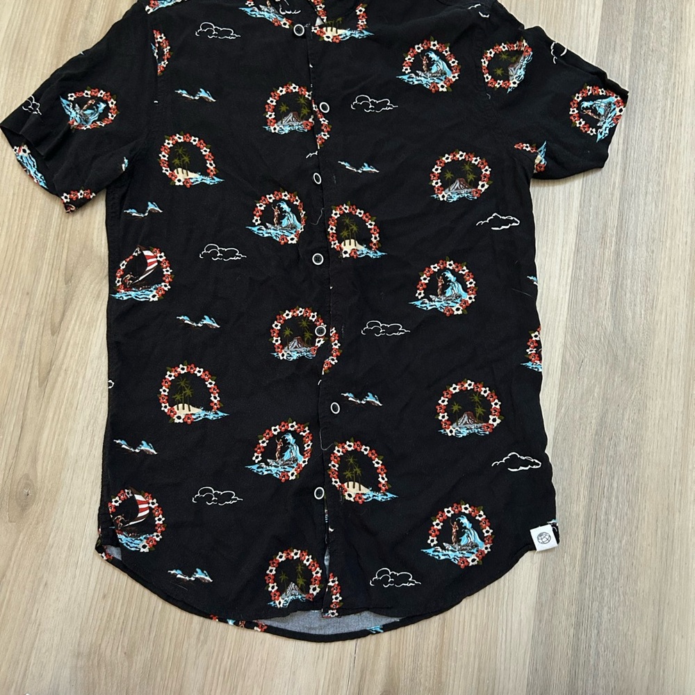Free Planet Black Shirt with Colorful Peace Pattern